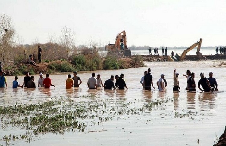 کمک 7 میلیارد تومانی شرکت ملی نفت ایران به مناطق سیلزده حمیدیه کمک 7 میلیارد تومانی شرکت ملی نفت ایران به مناطق سیلزده حمیدیه
