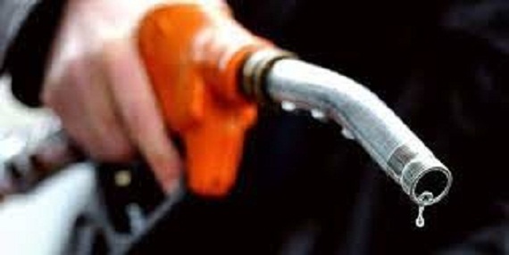 اوضاع بنزین اضطراری است/ بنزین روسی ۱۲ دلار بالاتر از قیمت جهانی وارد کشور شد