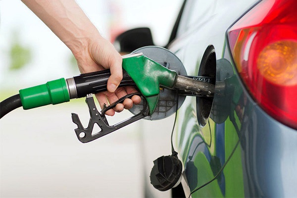 مصرف بنزین در استان سمنان سال گذشته ٣۴ درصد بیشتر شد