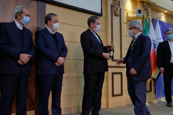 شرکت تایر و رابر ایران یاسا به عنوان صادرکننده نمونه کشور انتخاب شد