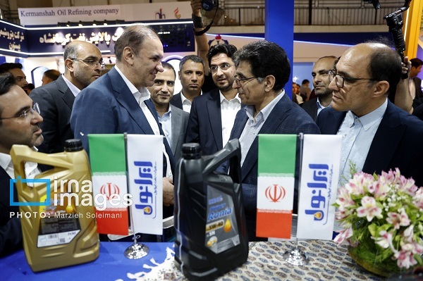 گزارش تصویری بازدید مدیرعامل شستا از نمایشگاه بین المللی نفت، گاز پالایش و پتروشیمی