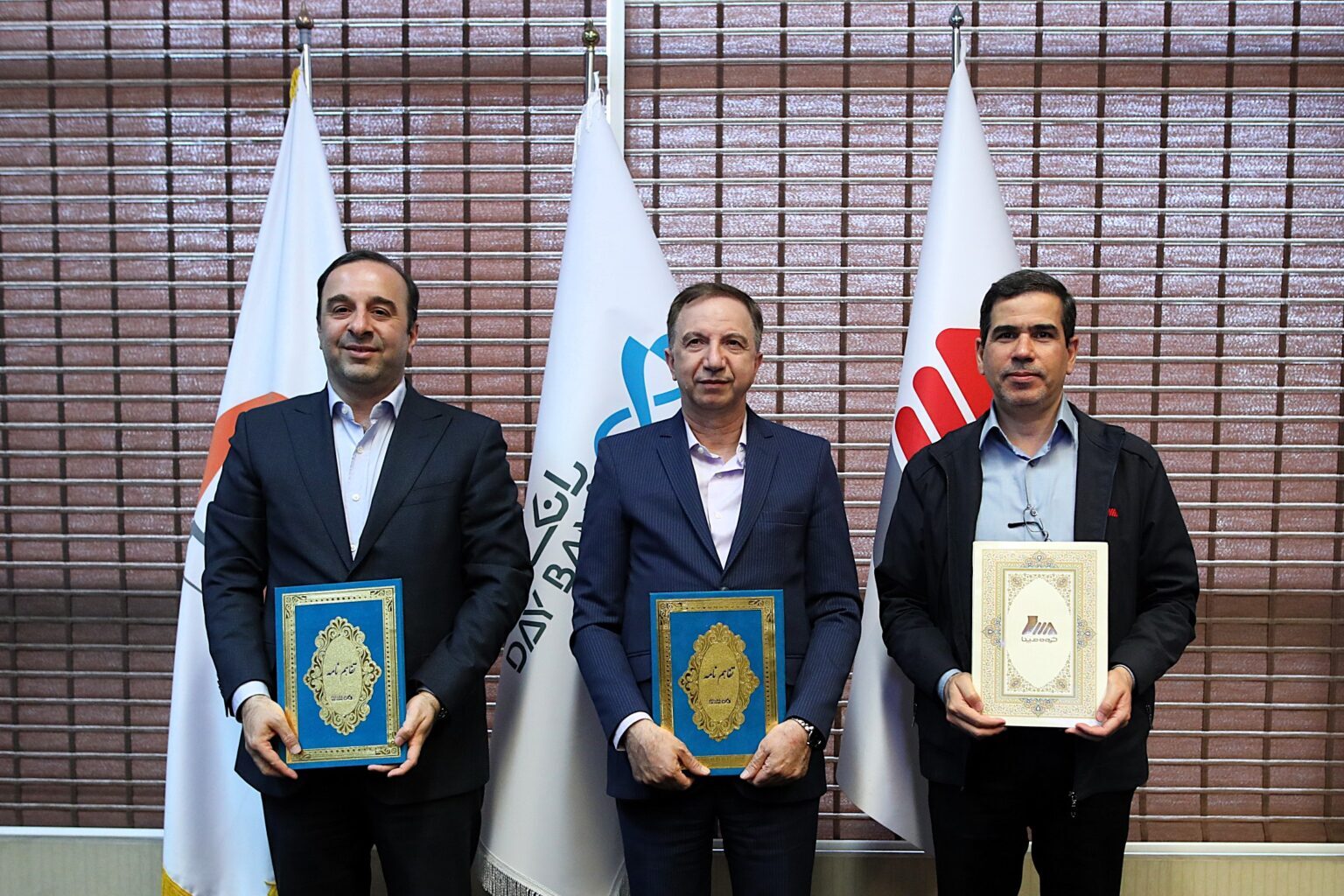 بانک دی و گروه مپنا با هدف توسعه همکاریهای راهبردی در صنعت برق کشور
