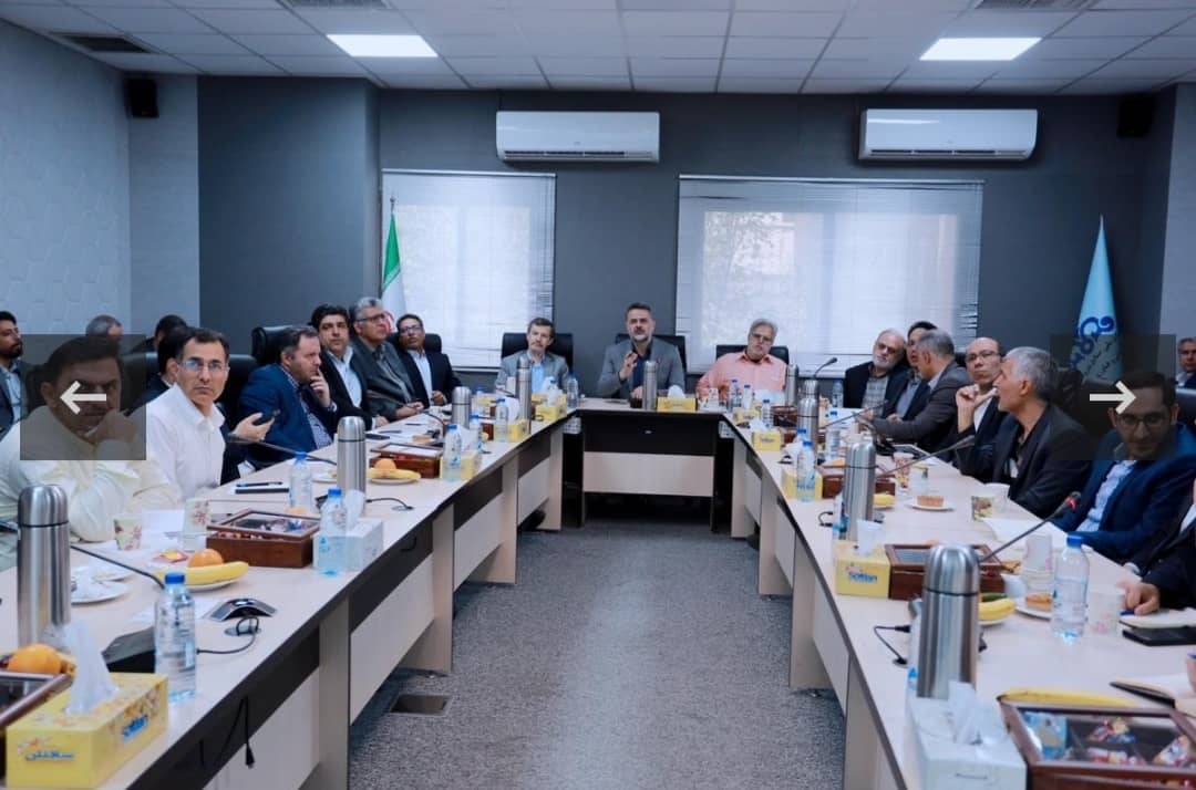 حضور مدیران هلدینگ پارسیان در گردهمایی مدیران پژوهش ، فناوری و ساخت داخل پتروشیمی