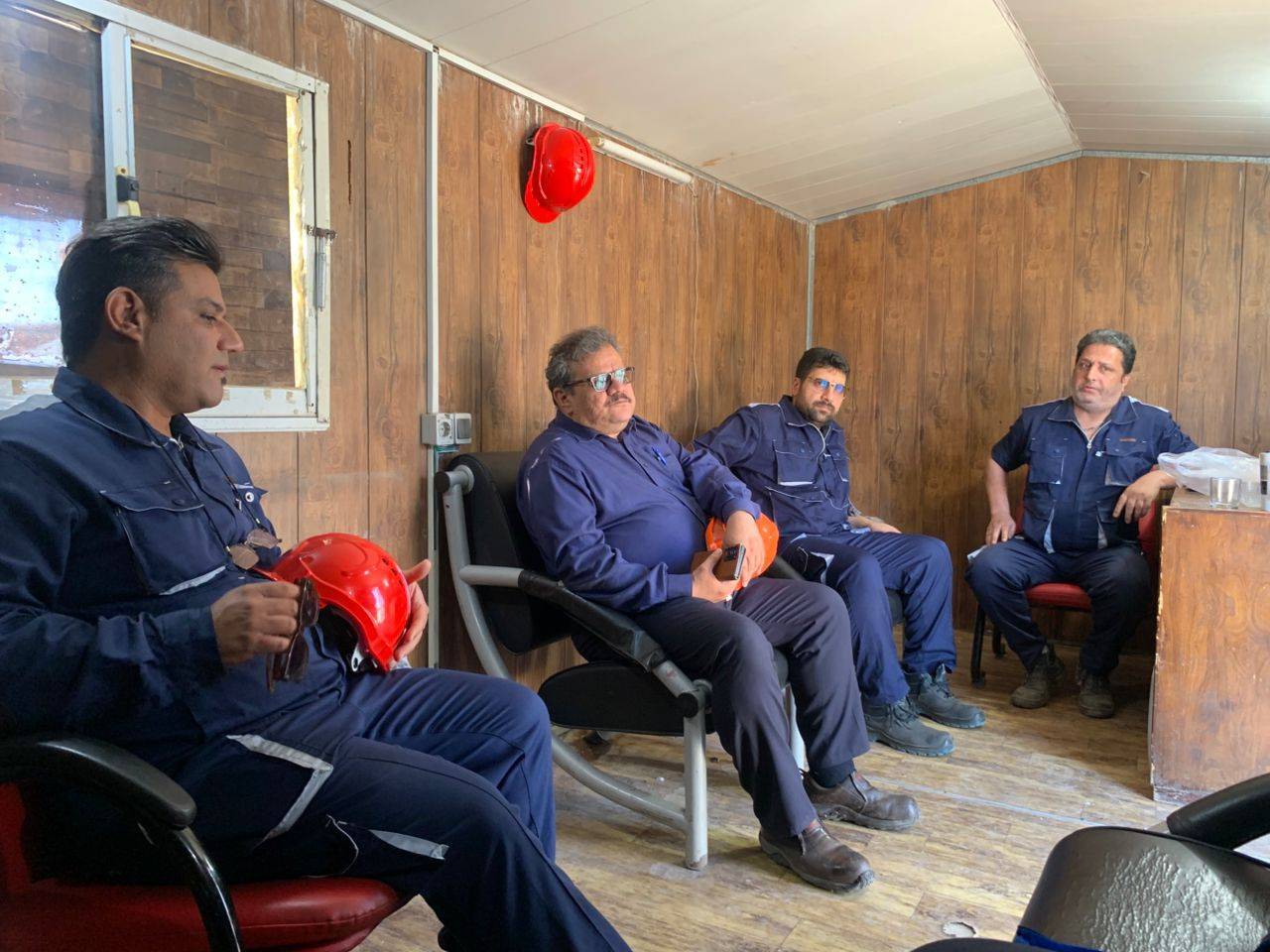 پایش لحظه‌به‌لحظه مجتمع در شرایط خاص؛ رصد میدانی مهندس خسروی مدیرعامل پتروشیمی آبادان