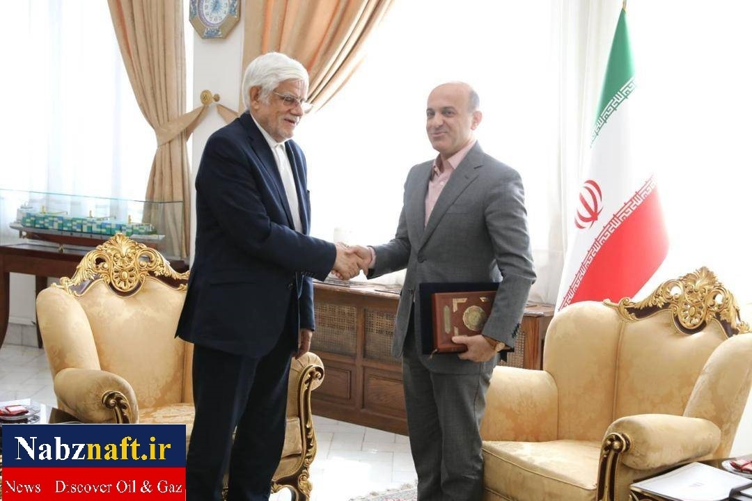 تقدیر معاون اول رئیس‌جمهور از مدیر عامل هلدینگ نفت و گاز پارسیان