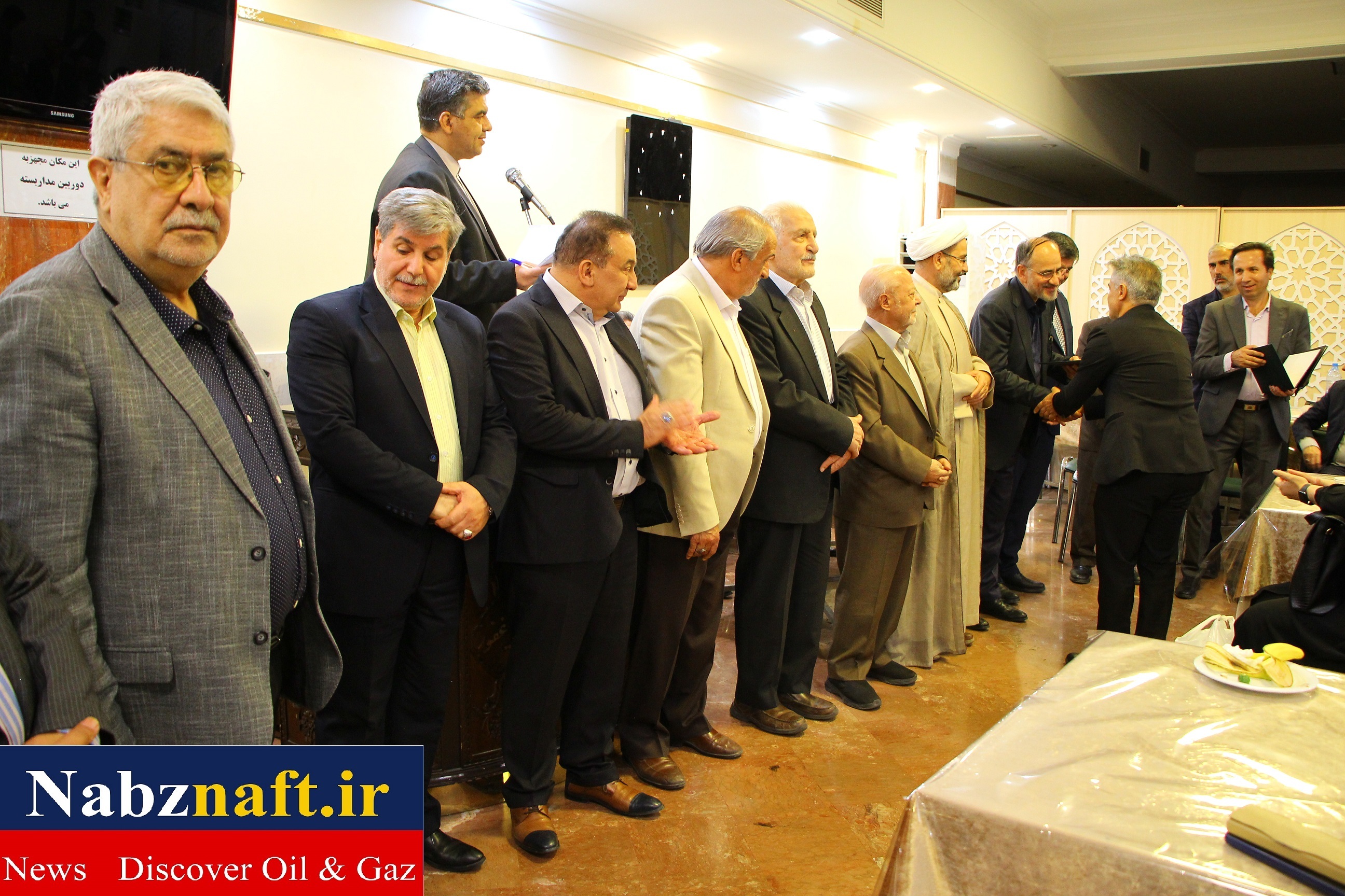 چتر انجمن هم افزایی اقوام کشور بر سر کارآفرینان و تولیدکنندگان چتر انجمن هم افزایی اقوام کشور بر سر کارآفرینان و تولیدکنندگان