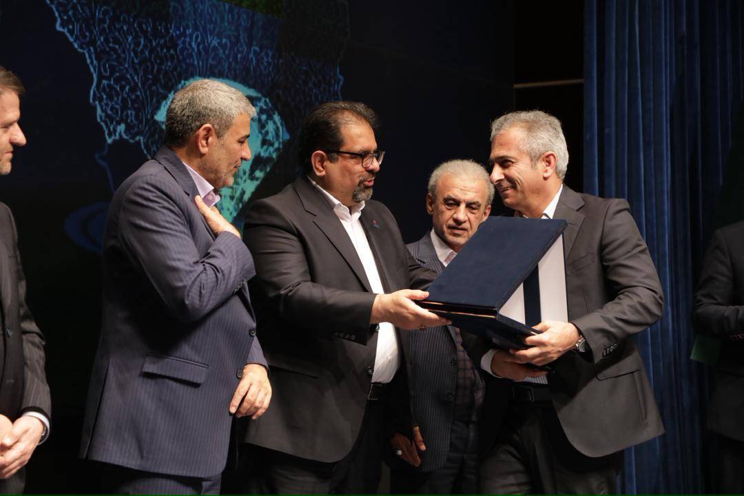 شرکت نفت ستاره خلیج فارس امسال نیز رتبه برتر پدافند غیرعامل کشور را کسب کرد شرکت نفت ستاره خلیج فارس امسال نیز رتبه برتر پدافند غیرعامل کشور را کسب کرد